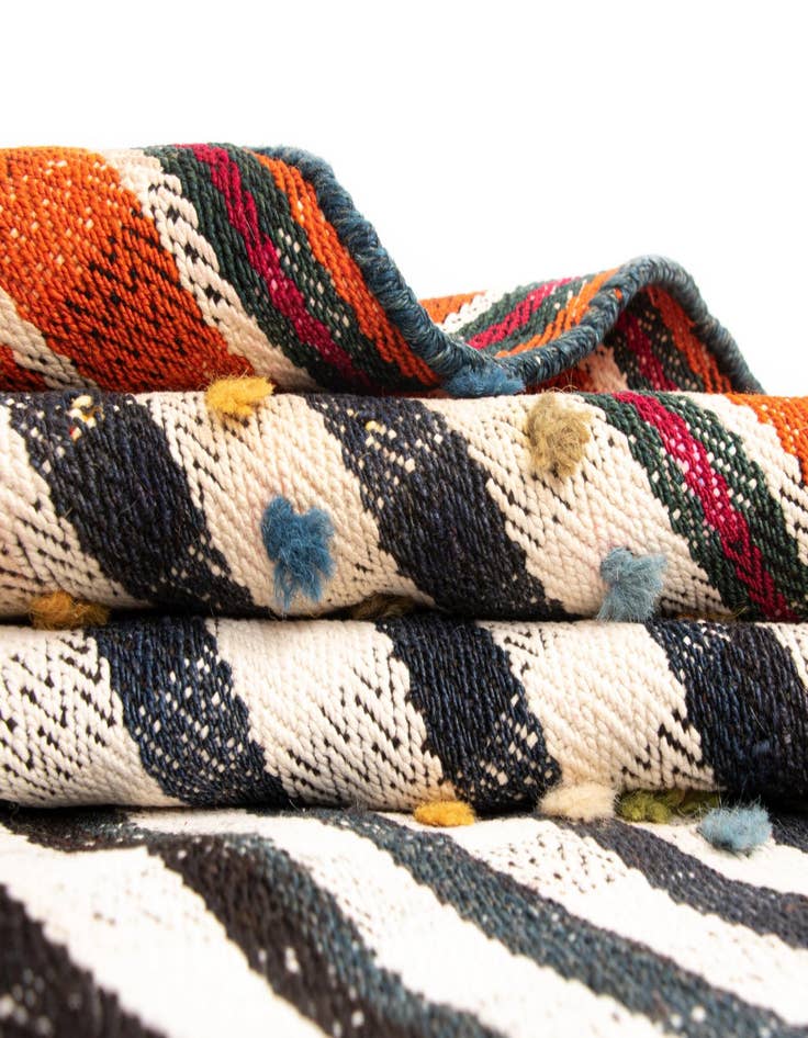 Detail image of 4' 9 x 7' 3 Jajim Wool Rug