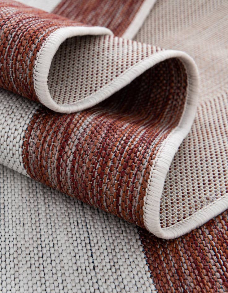 Detail image of 5' 3 x 8' Easy-Clean Jill Zarin Indoor / Outdoor Rug