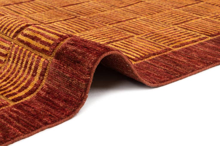 Detail image of 4' 7 x 6' 5 Juma Wool Rug