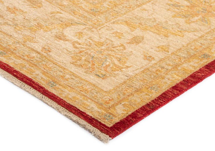 Detail image of 8' 2 x 10' Kaizar Wool Rug