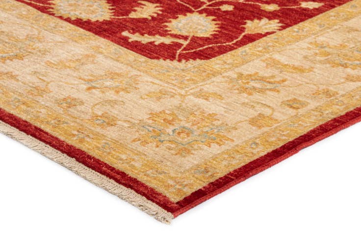 Detail image of 8' 4 x 9' 7 Kaizar Wool Rug
