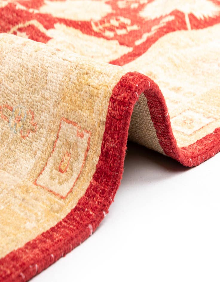 Detail image of 6' 11 x 10' 9 Kaizar Wool Rug