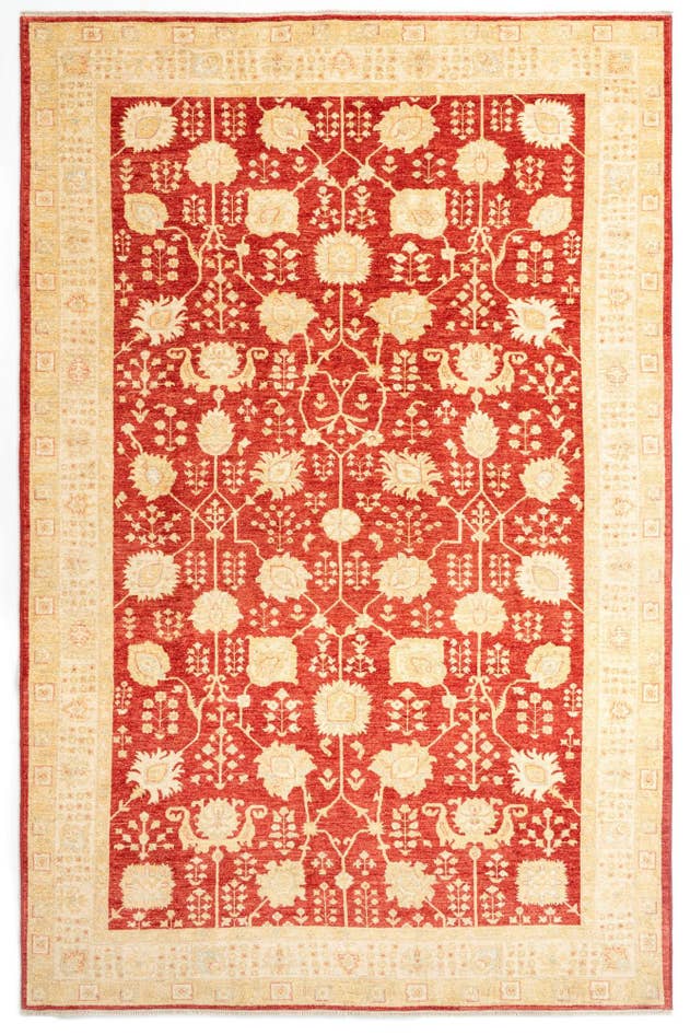 Detail image of 6' 11 x 10' 9 Kaizar Wool Rug