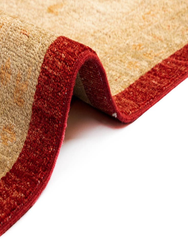 Detail image of 8' 10 x 11' 11 Kaizar Wool Rug