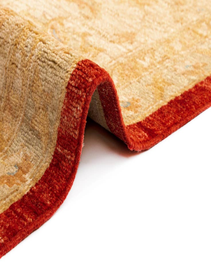 Detail image of 8' 5 x 11' 6 Kaizar Wool Rug