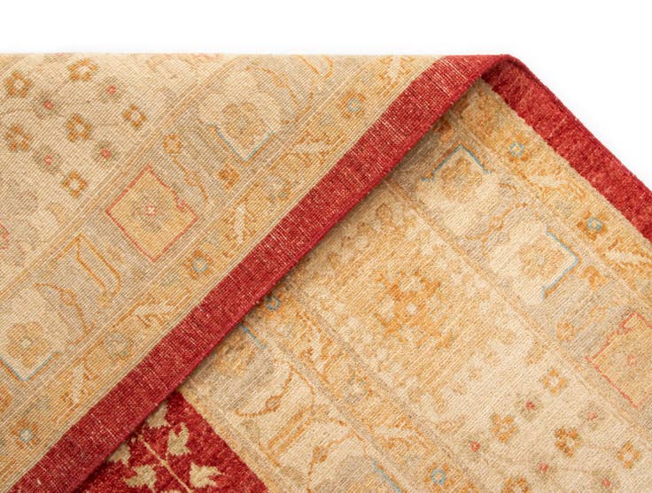 Detail image of 9' 10 x 12' 10 Kaizar Wool Rug
