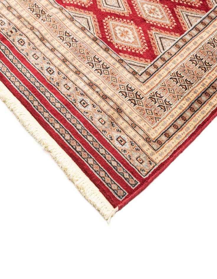 Detail image of 4' 6 x 7' Karachi Royal Rug