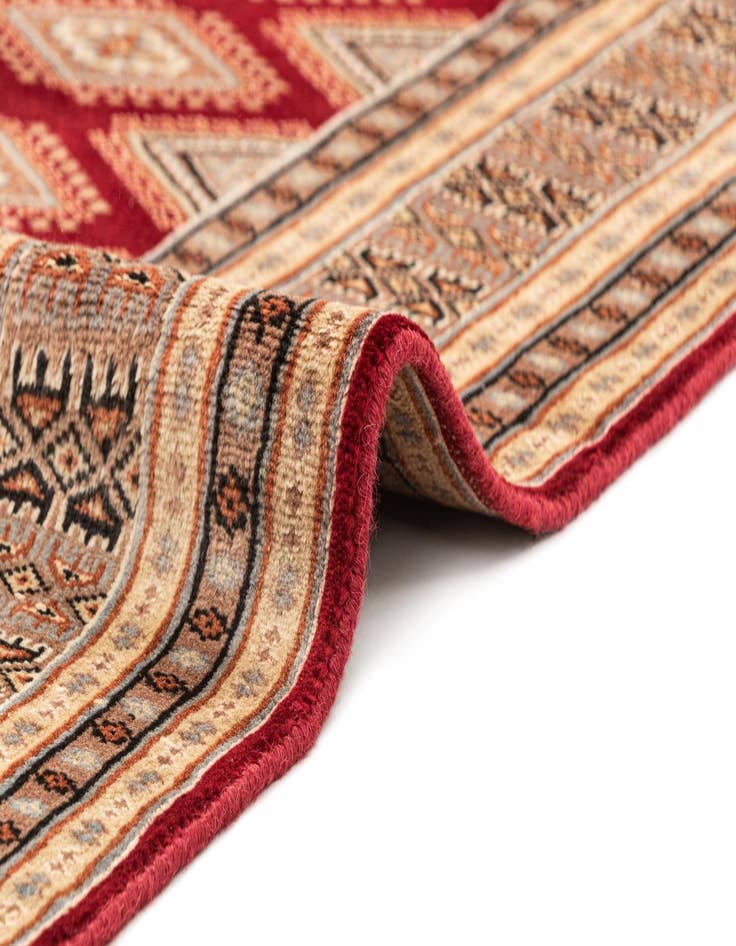 Detail image of 4' 6 x 7' Karachi Royal Rug