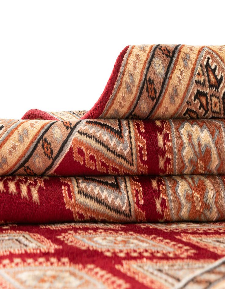 Detail image of 4' 6 x 7' Karachi Royal Rug