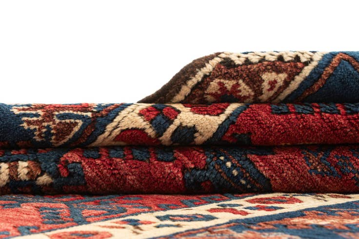 Detail image of 4' 2 x 6' 7 Hand Knotted Kars Wool Rug