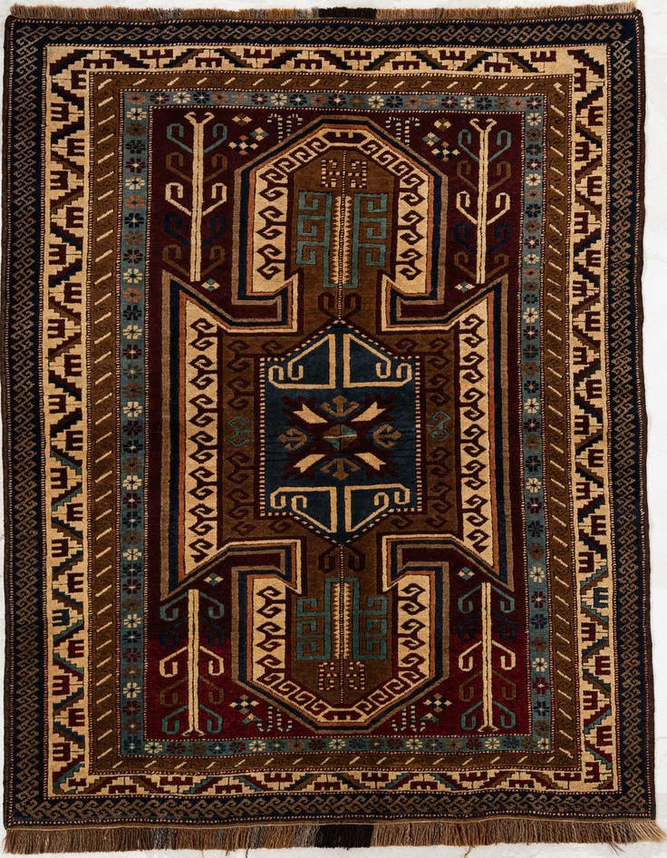 Detail image of 4' 9 x 7' 2 Hand Knotted Kars Wool Rug