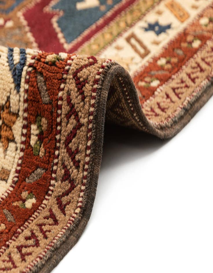 Detail image of 4' 10 x 7' 2 Kars Wool Rug