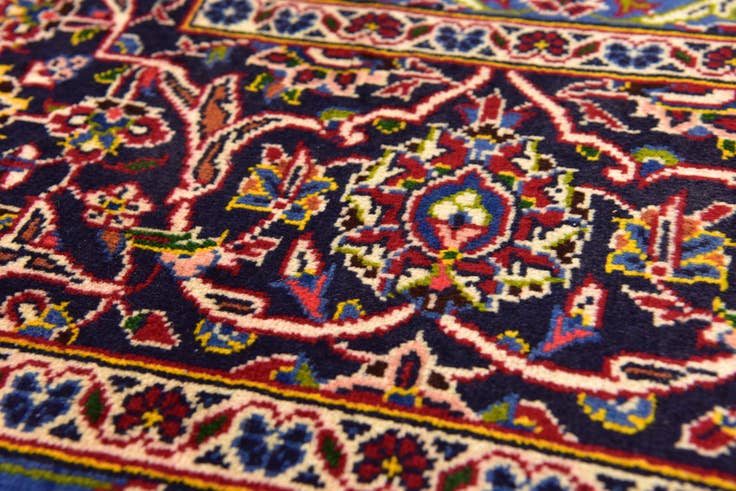 Detail image of 8' x 11' 7 Hand Knotted Kashan Persian Wool Rug