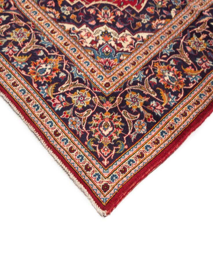 Detail image of 6' 6 x 9' 11 Kashan Wool Rug