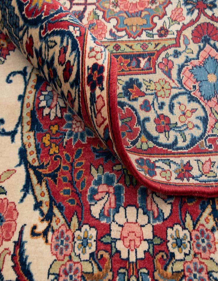 Detail image of 4' 5 x 6' 9 Kashan Rug