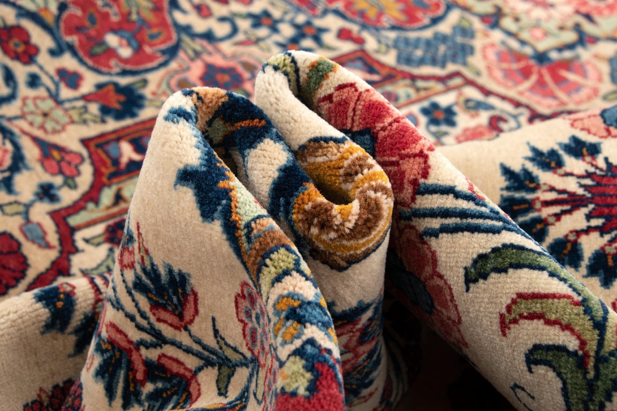 4' 5 x 6' 9 Kashan Rug