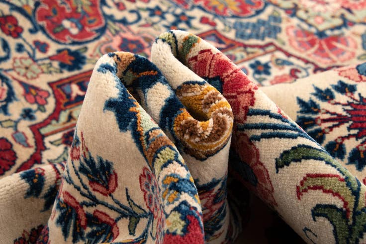 Detail image of 4' 5 x 6' 9 Kashan Rug
