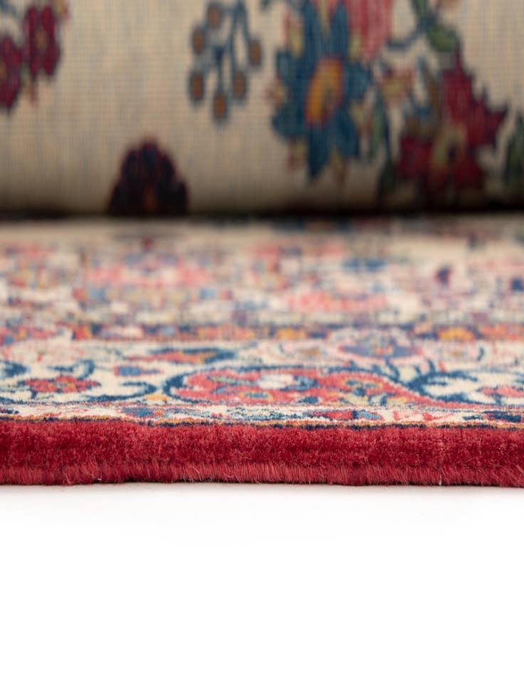 Detail image of 4' 5 x 6' 9 Kashan Rug