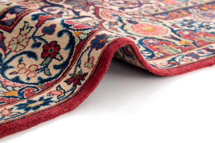 4' 5 x 6' 9 Kashan Rug