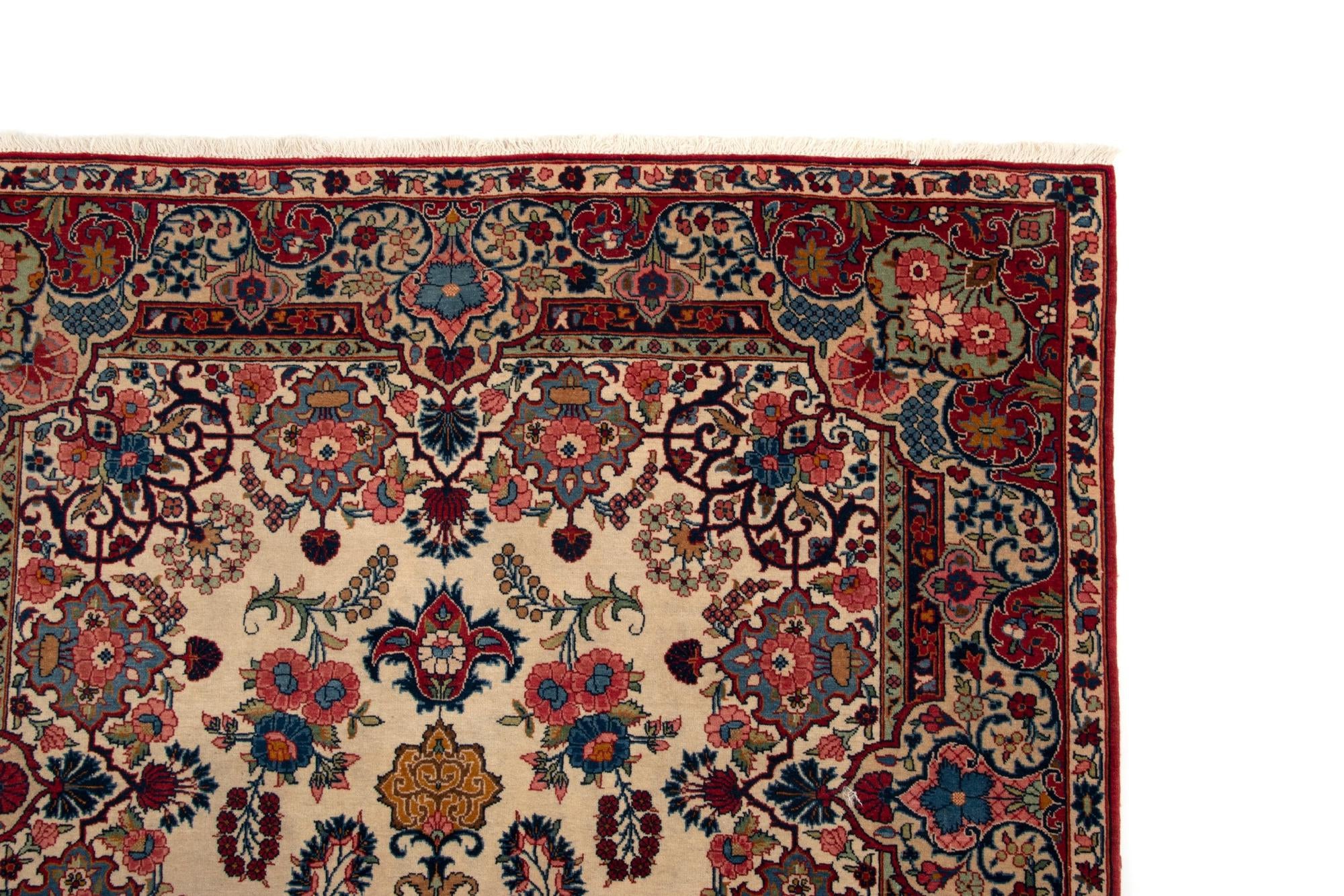 4' 5 x 6' 9 Kashan Rug