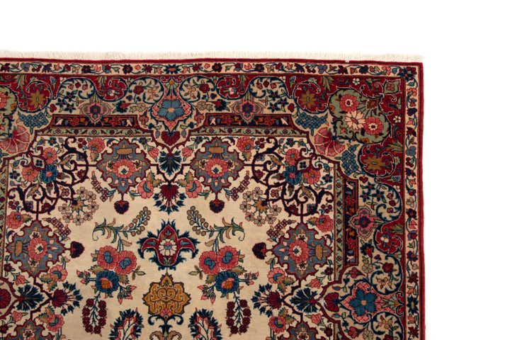 4' 5 x 6' 9 Kashan Rug