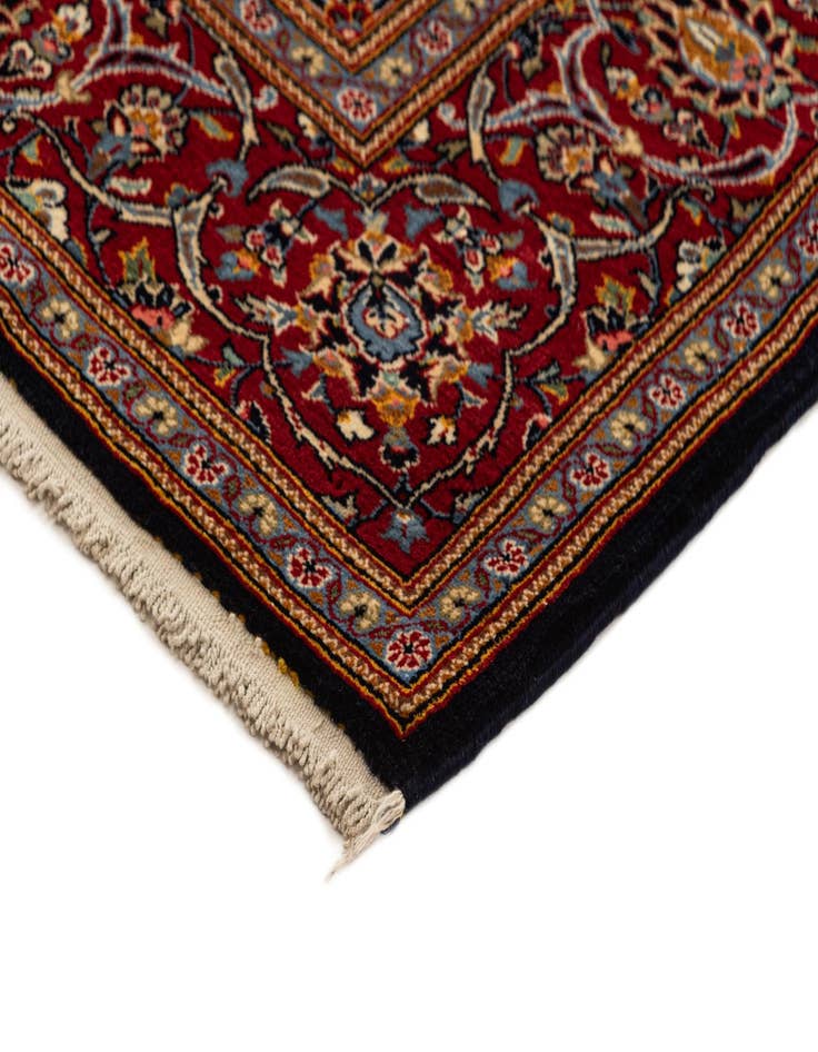 Detail image of 4' 8 x 7' 3 Kashan Rug