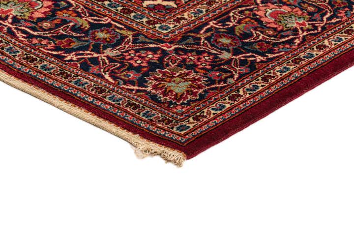 4' 4 x 6' 8 Kashan Rug