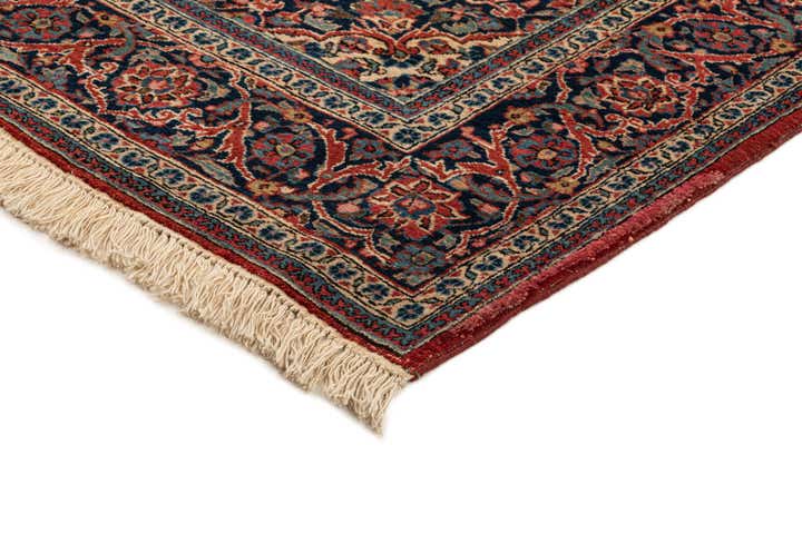 4' 4 x 6' 11 Kashan Rug