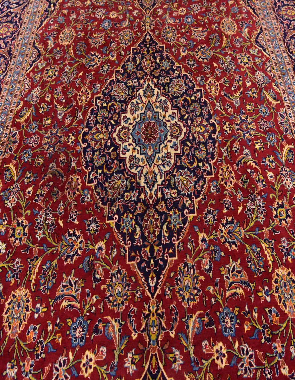 Detail image of 295cm x 432cm  Hand Knotted Kashan Persa Wool Alfombra