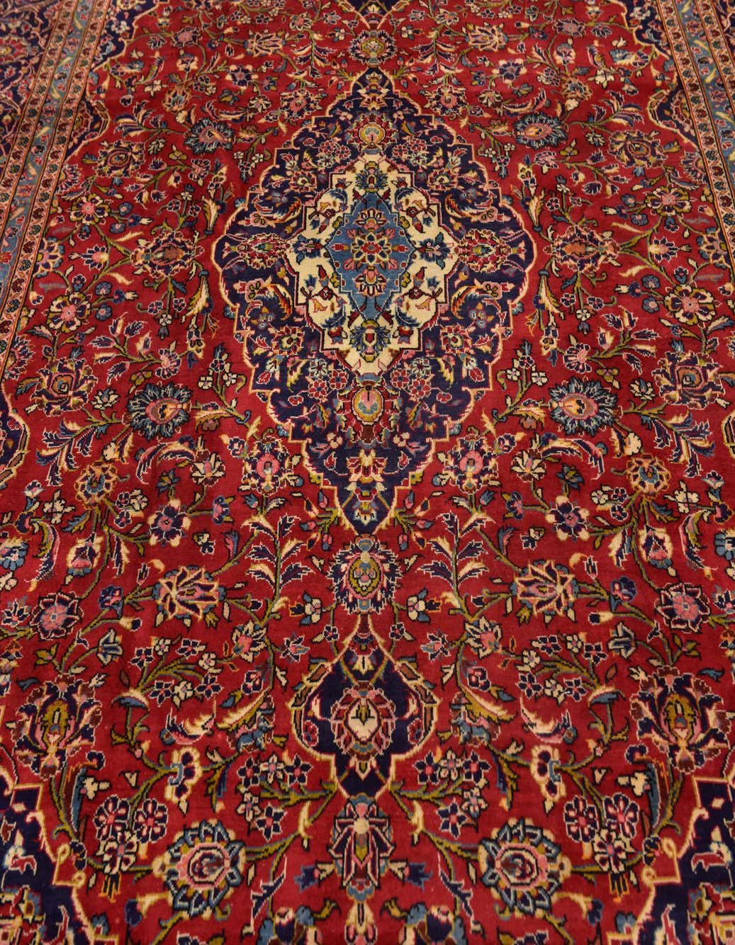 Detail image of 292cm x 405cm  Hand Knotted Kashan Persa Wool Alfombra