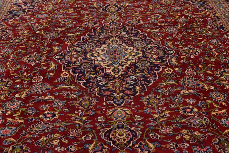 Detail image of 9' 10 x 13' Hand Knotted Kashan Persian Wool Rug