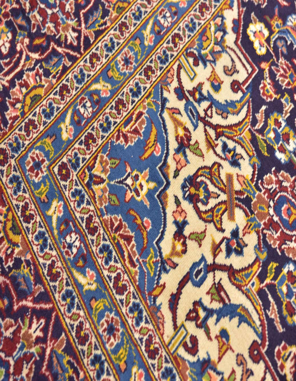 Detail image of 295cm x 420cm  Hand Knotted Kashan Persa Wool Alfombra