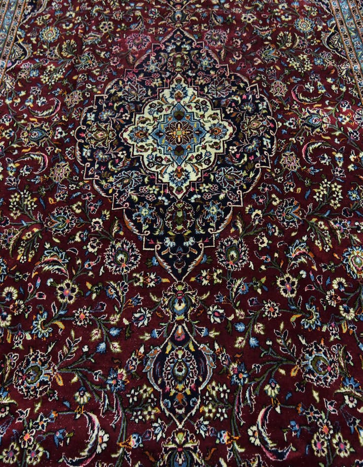 Detail image of 9' 8 x 13' 5 Hand Knotted Kashan Persian Wool Rug