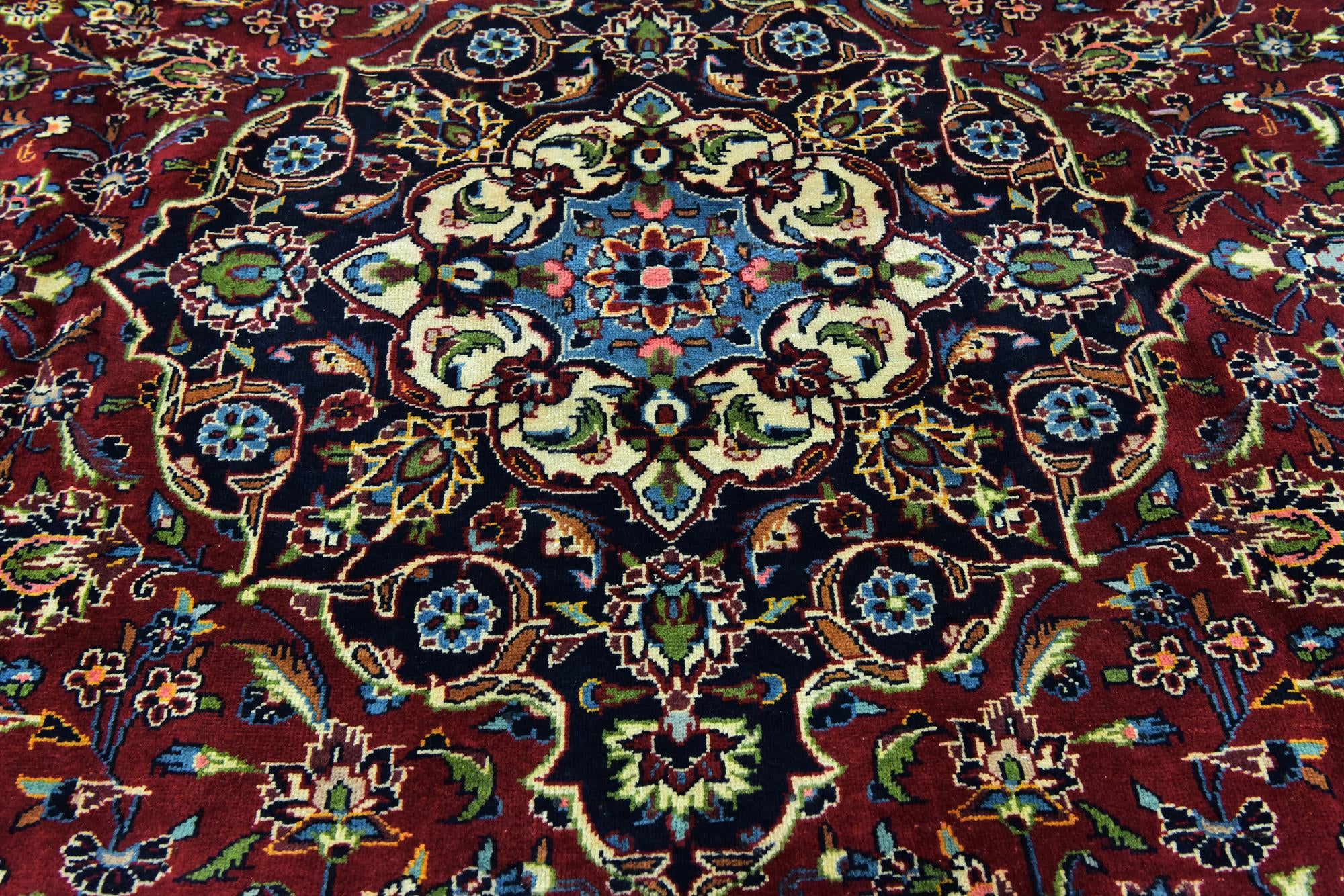 9' 7 x 12' 7 Hand Knotted Kashan Persian Wool Rug