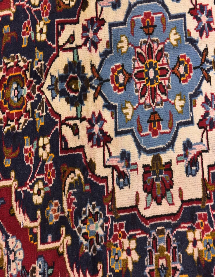 Detail image of 8' x 11' 4 Hand Knotted Kashan Persian Wool Rug