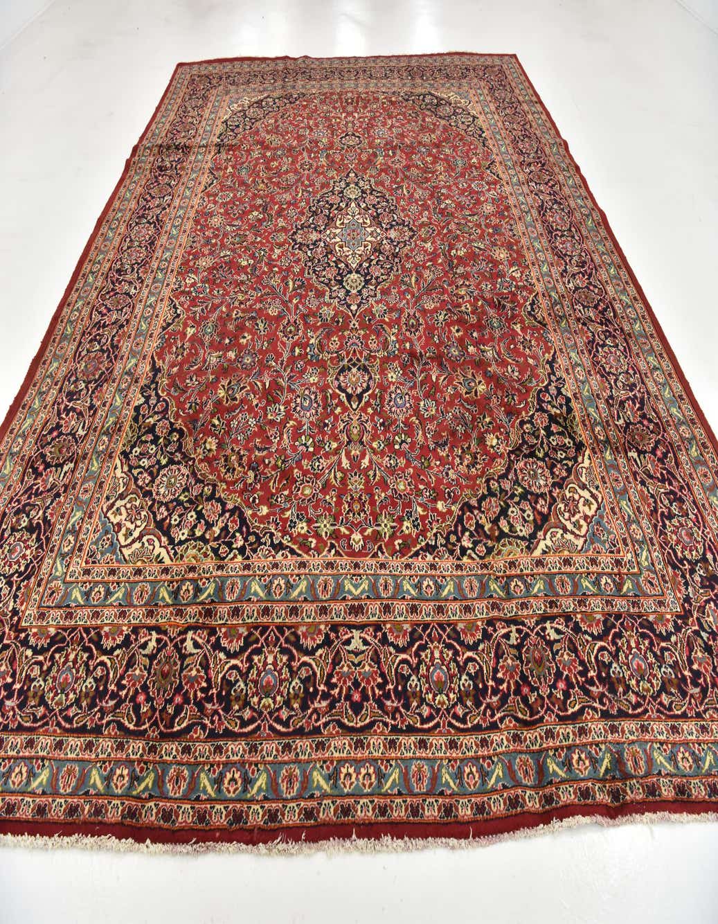 Detail image of 297cm x 385cm  Hand Knotted Kashan Persa Wool Alfombra