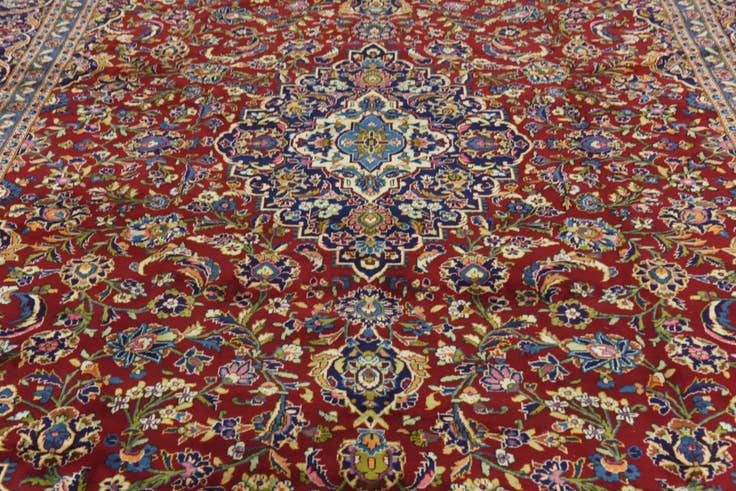 Detail image of 9' 9 x 13' 3 Hand Knotted Kashan Persian Wool Rug