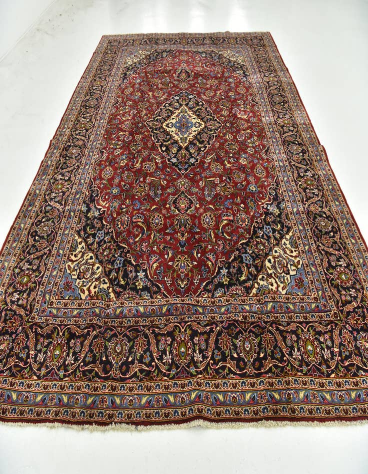 Detail image of 9' 10 x 12' 10 Hand Knotted Kashan Persian Wool Rug