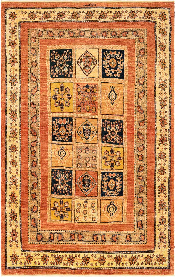 Detail image of 3' 5 x 5' 5 Kashkuli Wool Rug