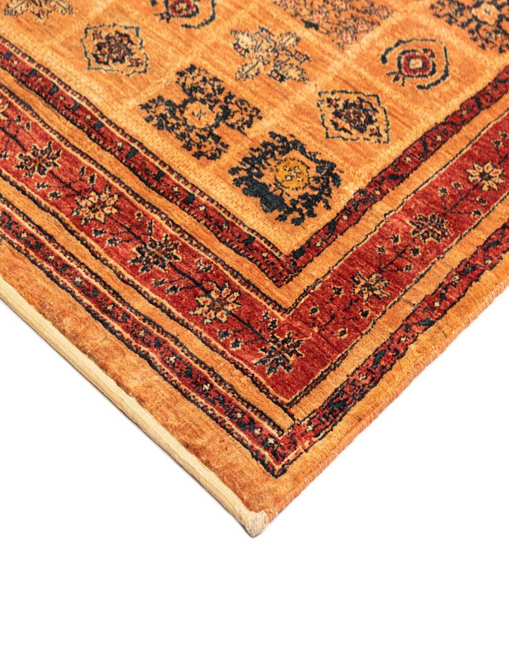 Detail image of 3' 6 x 4' 10 Kashkuli Wool Rug