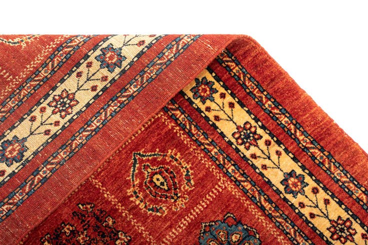 Detail image of 3' 8 x 5' 1 Kashkuli Wool Rug