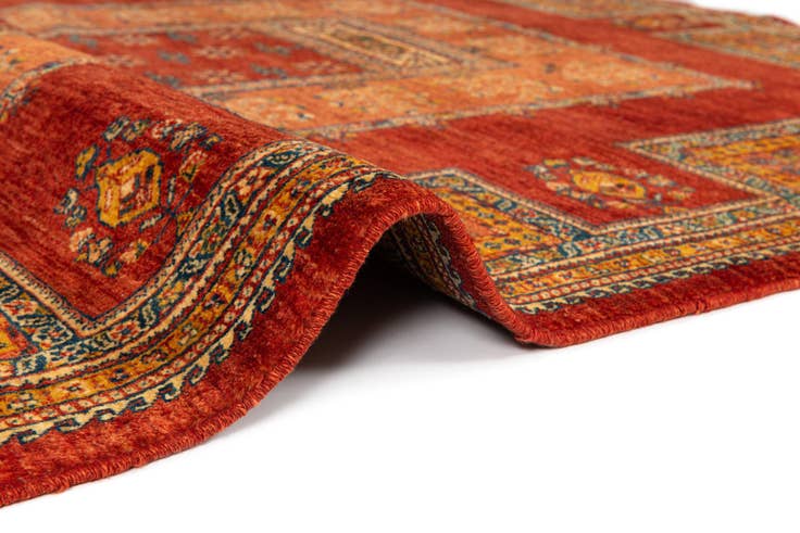 Detail image of 5' 7 x 7' 7 Kashkuli Rug