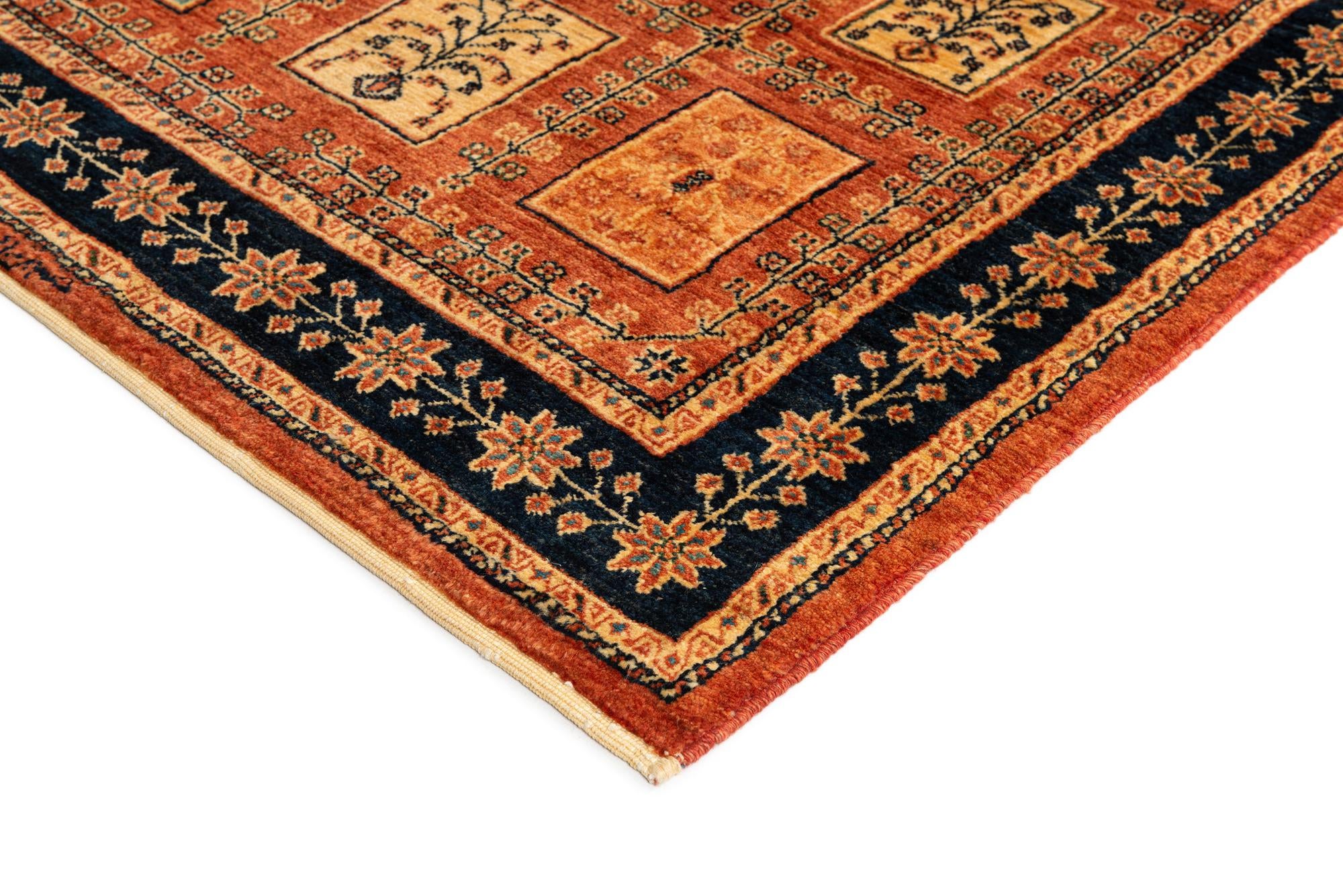 3' 4 x 4' 9 Kashkuli Rug
