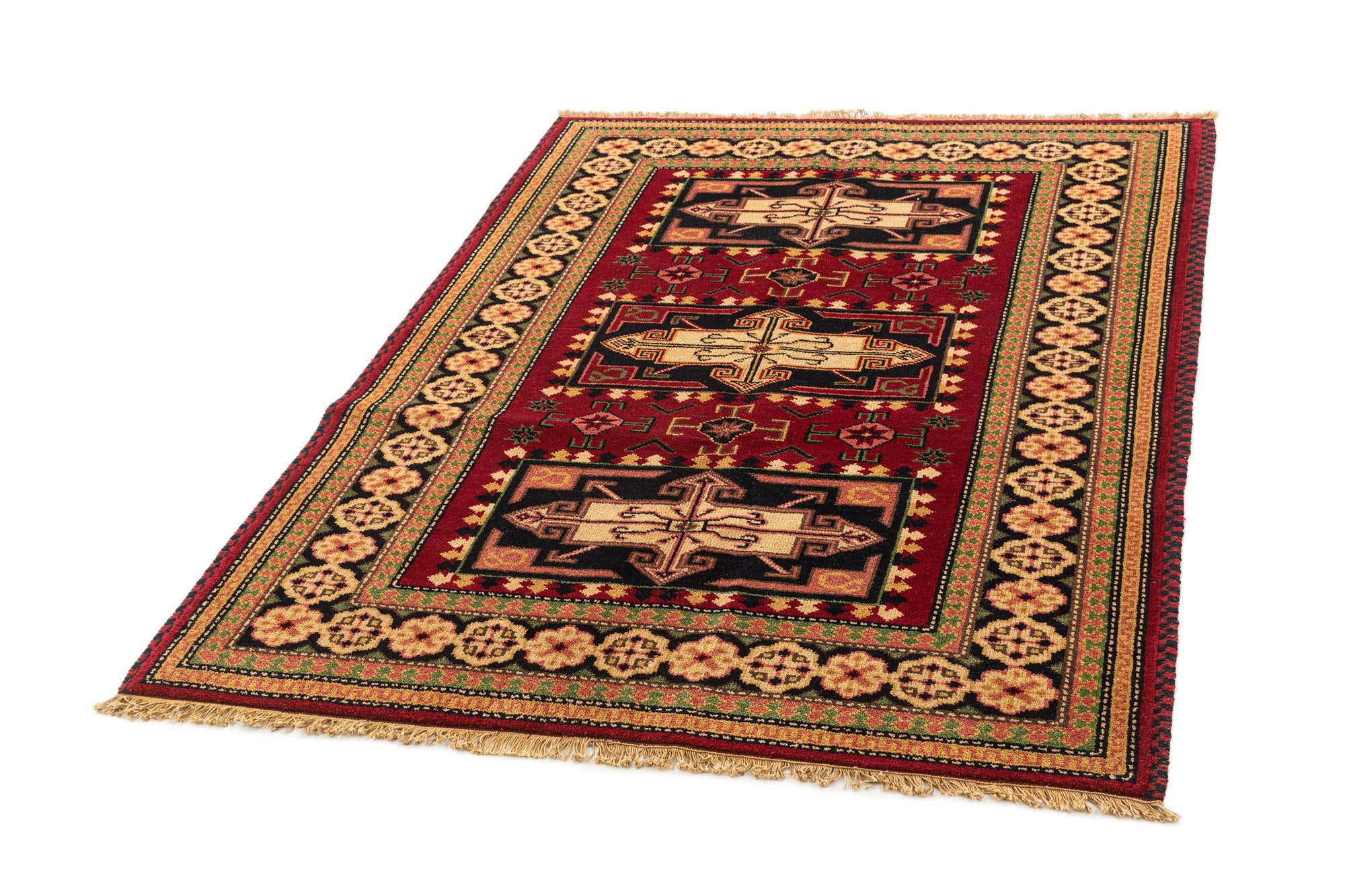 4' 9 x 6' 7 Hand Knotted Kazak Wool Rug