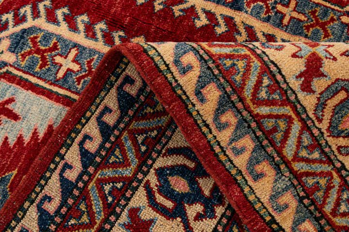 7' 1 x 8' 5 Hand Knotted Kazak Wool Rug