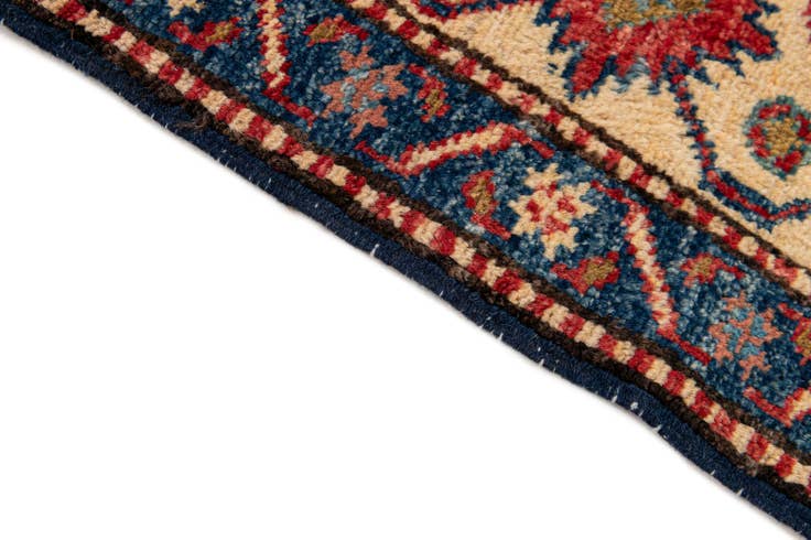 Detail image of 4' 5 x 6' 10 Hand Knotted Kazak Wool Rug
