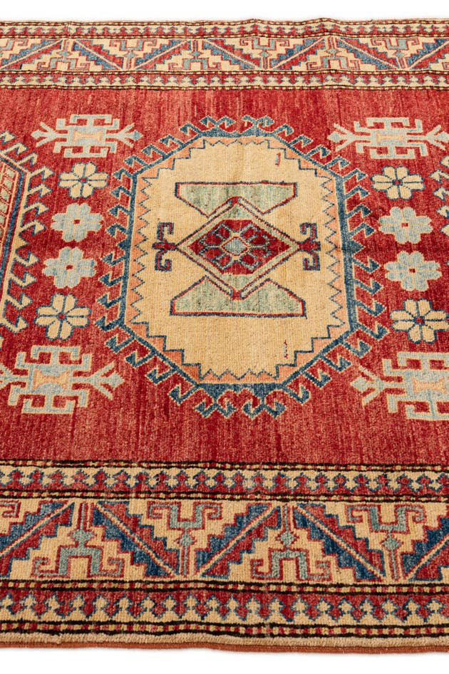Detail image of 4' 5 x 6' 10 Hand Knotted Kazak Wool Rug
