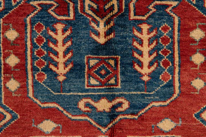 5' 2 x 6' 9 Hand Knotted Kazak Wool Rug