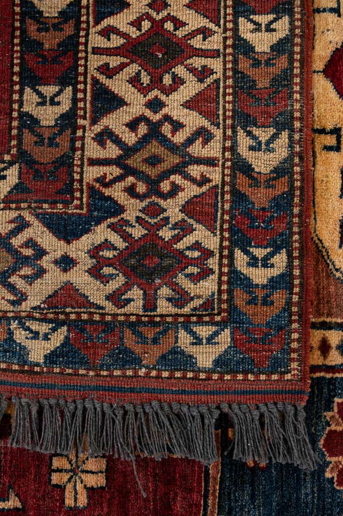 4' 10 x 6' 11 Hand Knotted Kazak Oriental Wool Rug
