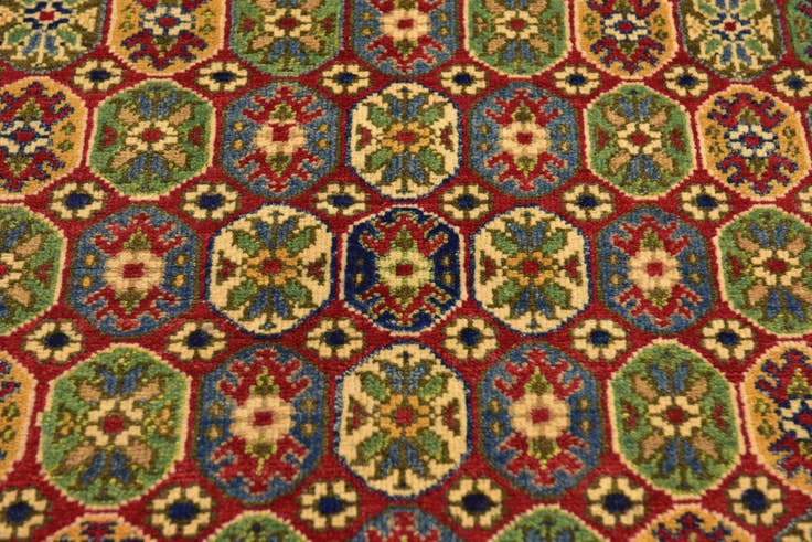 Detail image of 4' x 5' 9 Hand Knotted Kazak Rug